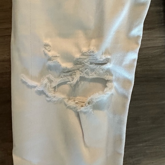 AE WHITE DISTRESSED JEANS SIZE 2 REGULAR - Picture 3 of 4